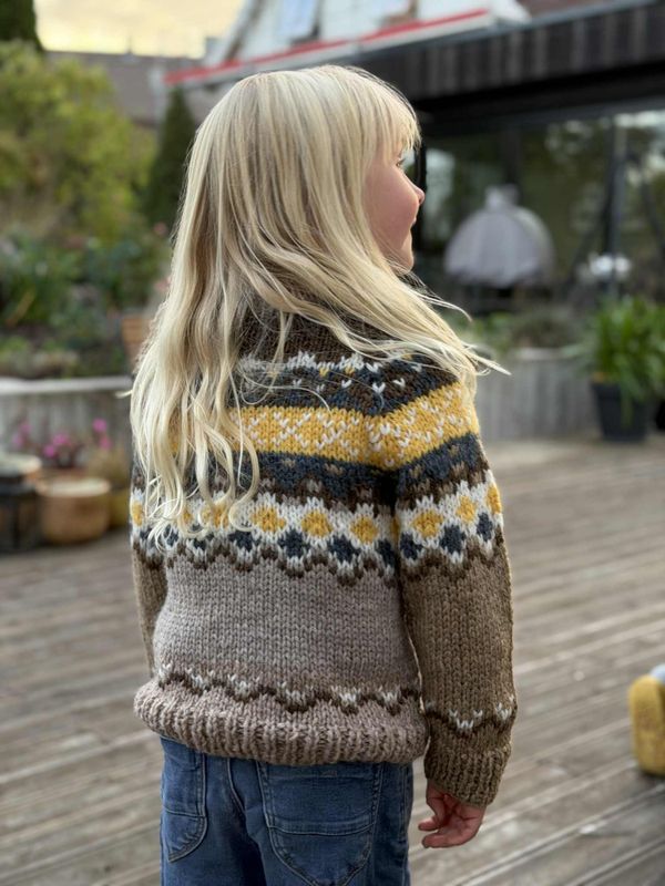 Helgholm-genser (strikkepakke)