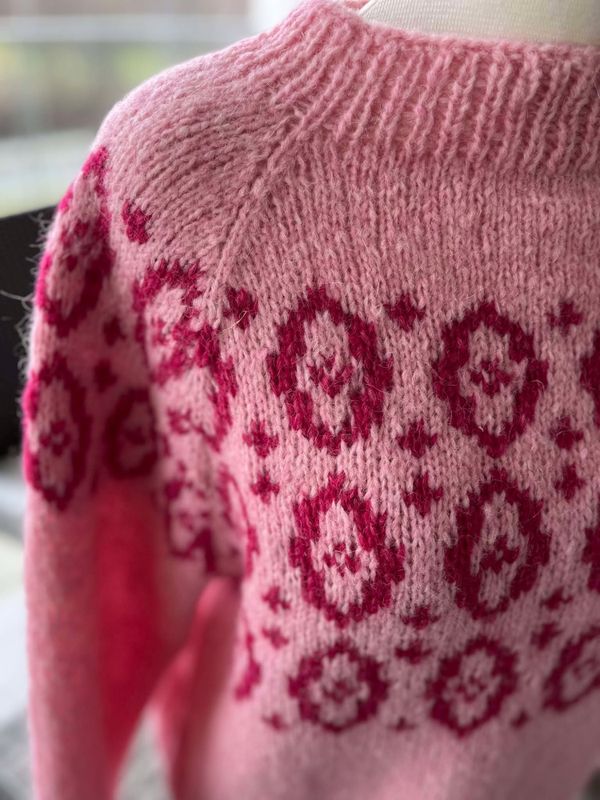 Holta sweater