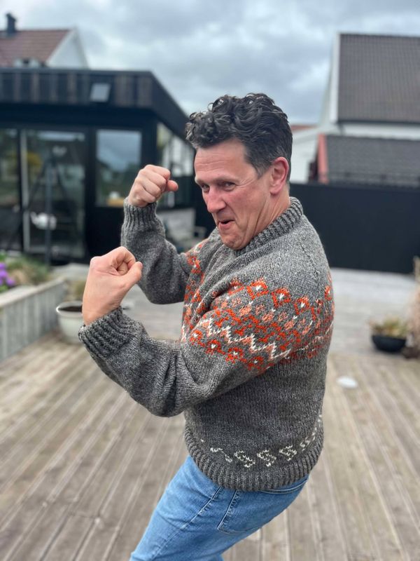 Ar sweater
