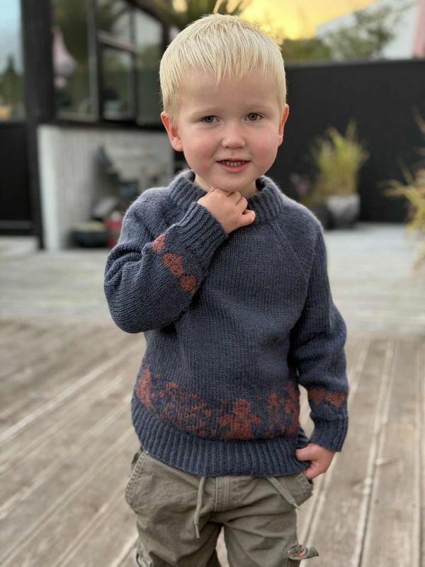 Pebberkage-genser - Ferdigstrikka